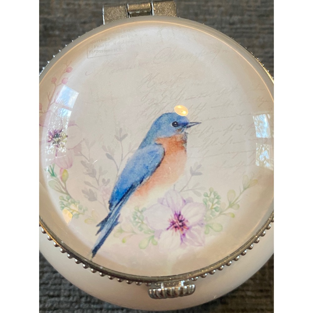Adorable‎ hinged Bluebird Trinket Box Small White Excellent Porcelain Floral
